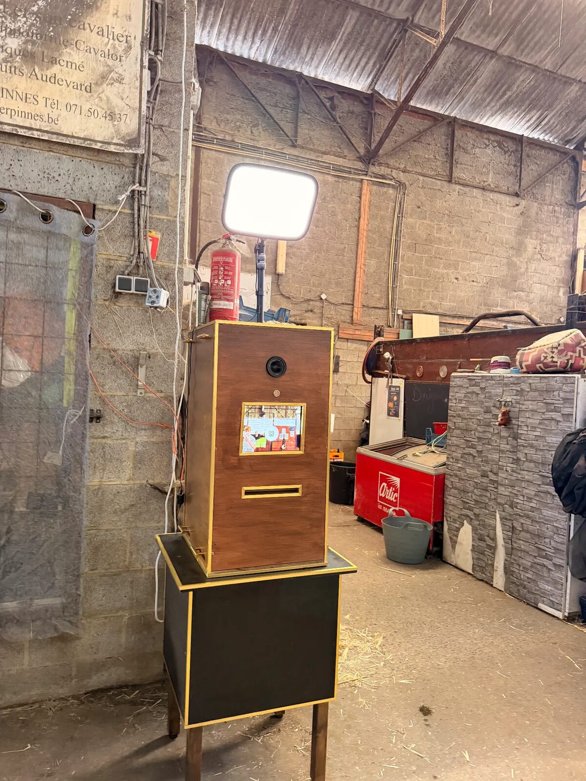 Borne photobooth Local Events en atelier avant installation